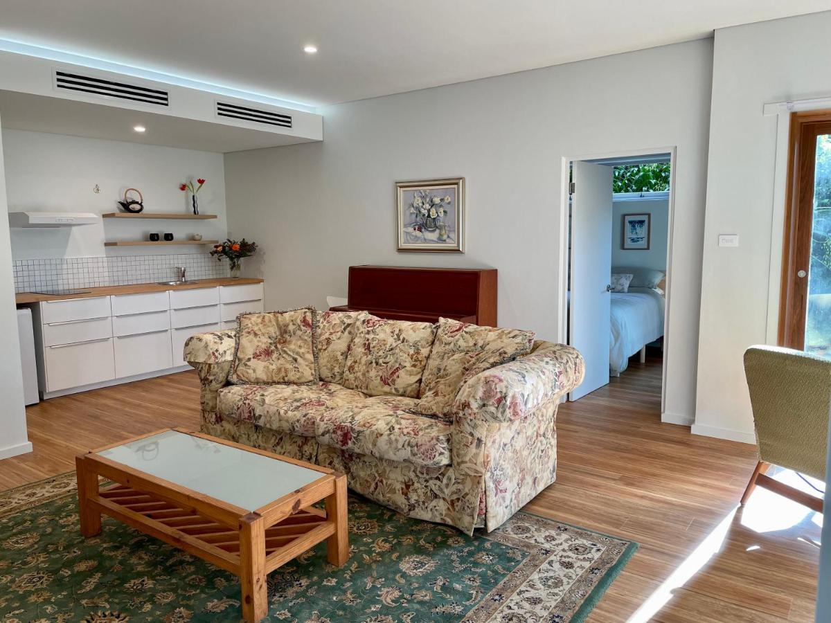 Tranquil Garden Apartment With Living Room Wollongong Esterno foto